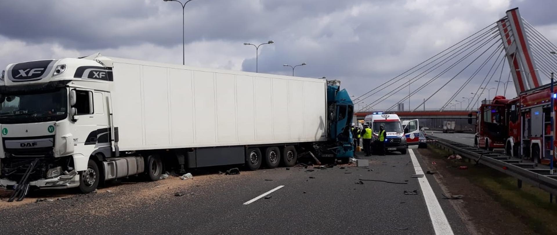 Wypadek samochodów ciężarowych na Autostradzie A4 w Gliwicach