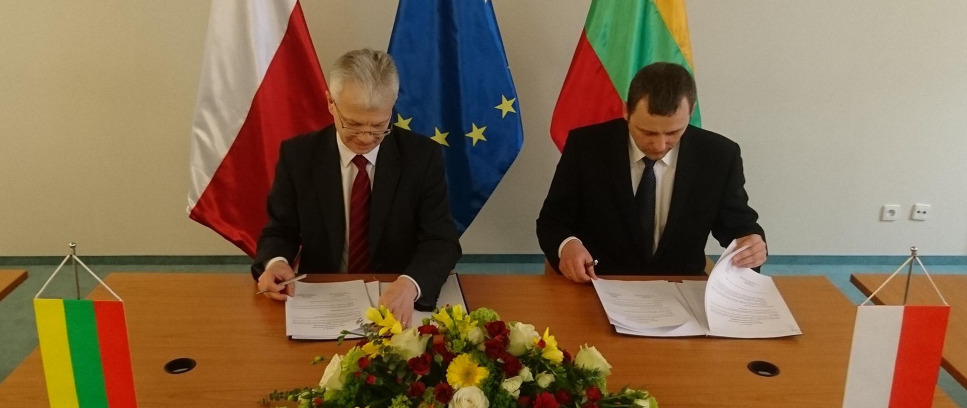 Sekretarz Stanu w Ministerstwie Infrastruktury Mikołaj Wild oraz Wiceminister Transportu i Komunikacji Litwy Ricardas Degutis