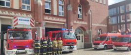Hołd oddany Bohaterom w 77 rocznicę Powstania Warszawskiego przez Jednostki Ratowniczo-Gaśnicze Komendy Miejskiej Państwowej Straży Pożarnej w Szczecinie 