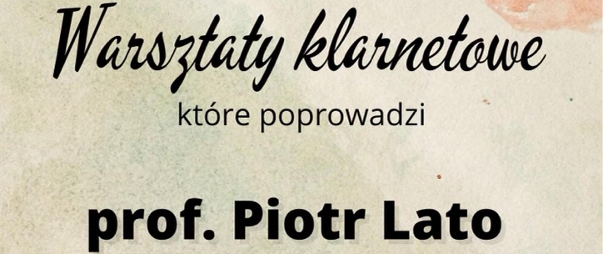 Plakat z wydarzeniem - warsztaty klarnetowe, które odbędą się w ZPSM w Dębicy w dniu 7 grudnia 2022r. o godz. 14:00; na plakacie znajduje się tło w odcieniach zielono-popielato-brązowych, między nazwiskiem prowadzącego a datą wydarzenia umieszczono dwa klarnety - odbicie lustrzane, na dole plakatu znajduje się klarnet 