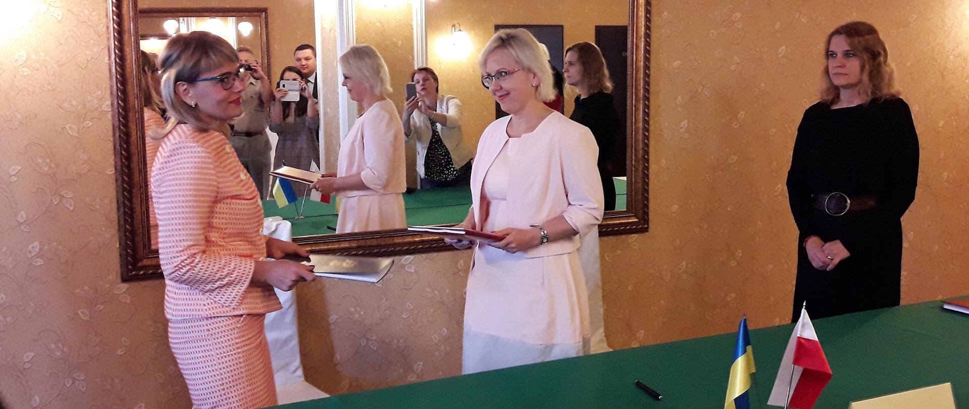 Pani Minister wraz z przedstawicielką strony ukraińskiej