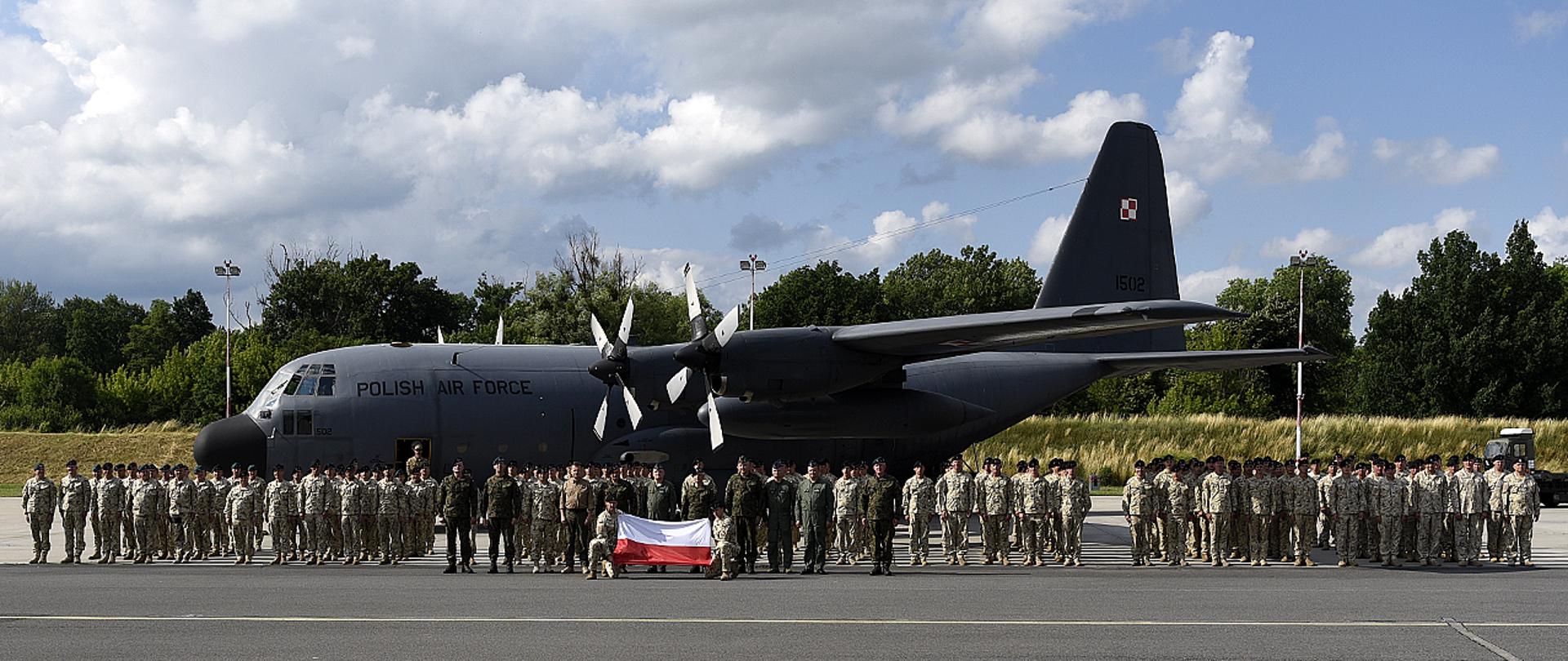 Powrót Polskiego Kontyngentu Wojskowego z Afganistanu_powitanie żołnierzy we Wrocławiu 