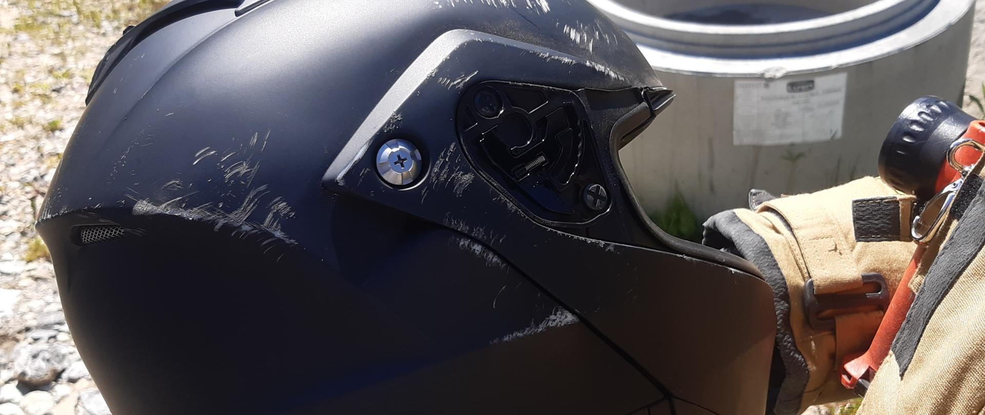 Zderzenie samochodu osobowego i motocykla.