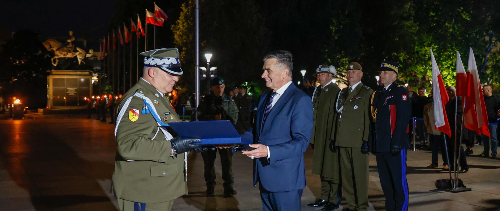 Uroczysty capstrzyk na Placu Litewskim w Lublinie