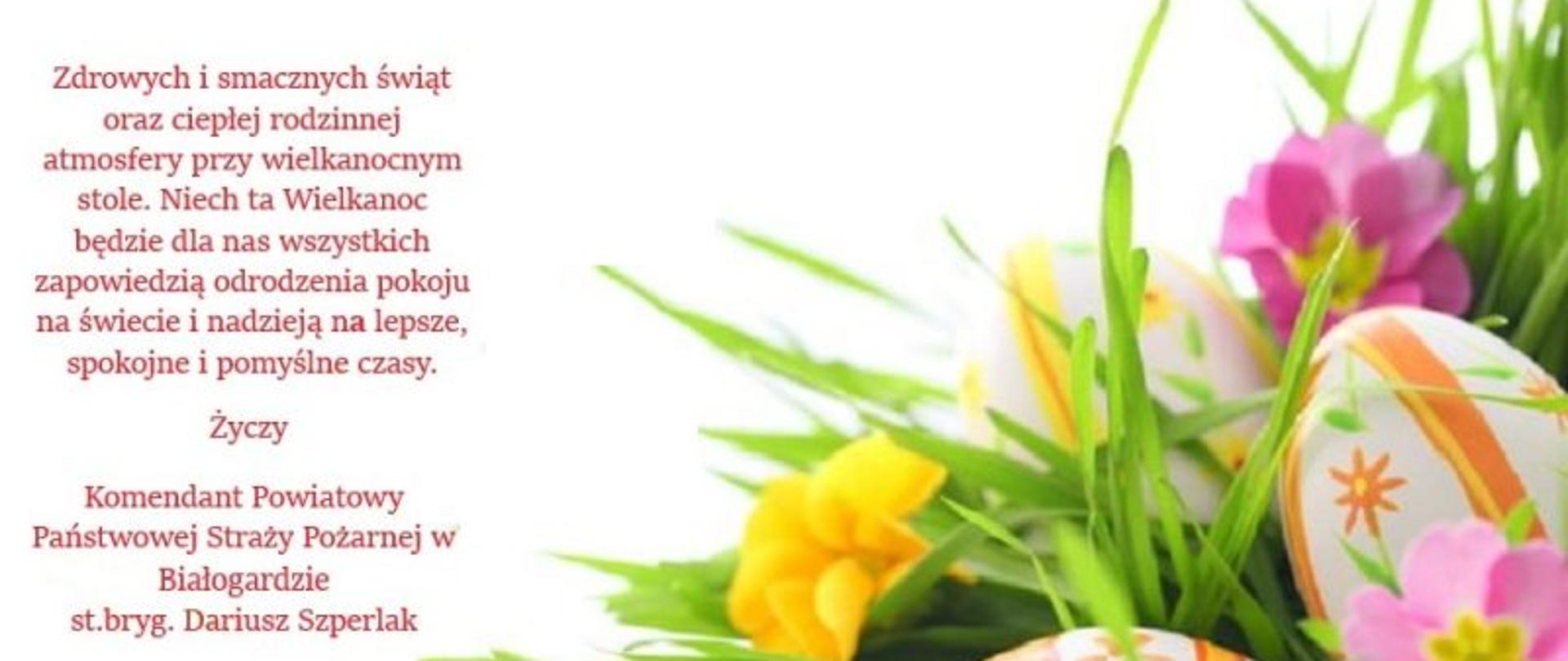 Grafika przedstawiająca tekst życzeń wielkanocnych. Na dole podpis Komendanta i jego pieczątka.