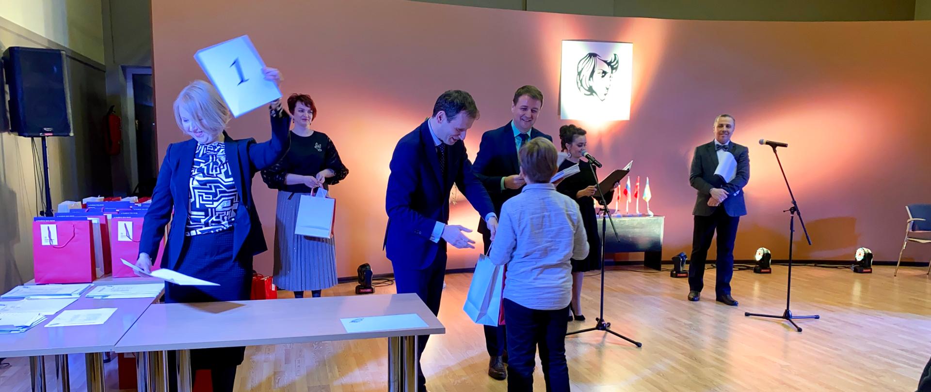 Otwarcie Międzynarodowego Konkursu Chopinowskiego w Narwie - losowanie