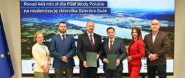 Na zdjęciu m.in.: Robert Gajda, Zastępca Prezesa NFOŚiGW, Mateusz Balcerowicz, Prezes Państwowego Gospodarstwa Wodnego Wody Polskie, Monika Flisek, Zastępca Dyrektora w Departamencie Adaptacji do Zmian Klimatu NFOŚiGW, Jan Grygier, Dyrektor Regionalnego Zarządu Gospodarki Wodnej w Gliwicach, Andrzej Sidorski, NFOŚiGW.