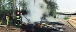 Pożar magazynowanego drewna w Sudole