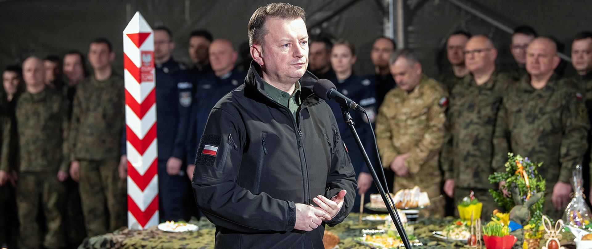 4 kwietnia 2023 r. w Gruszkach, Mariusz Błaszczak, wicepremier-minister obrony narodowej spotkał się z okazji zbliżających się Świąt Wielkanocnych z żołnierzami i funkcjonariuszami pełniącymi służbę na granicy z Białorusią.