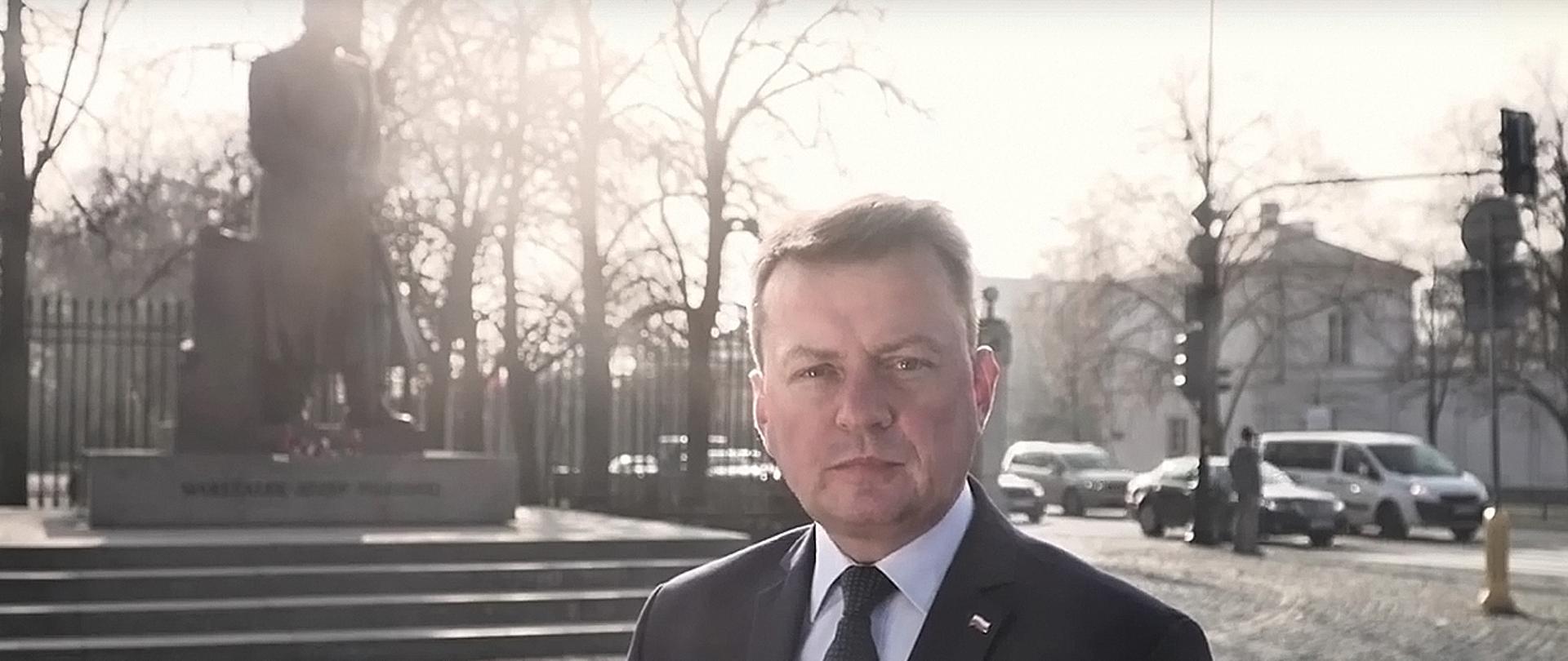 111118_MMB_pomnik_MON_01