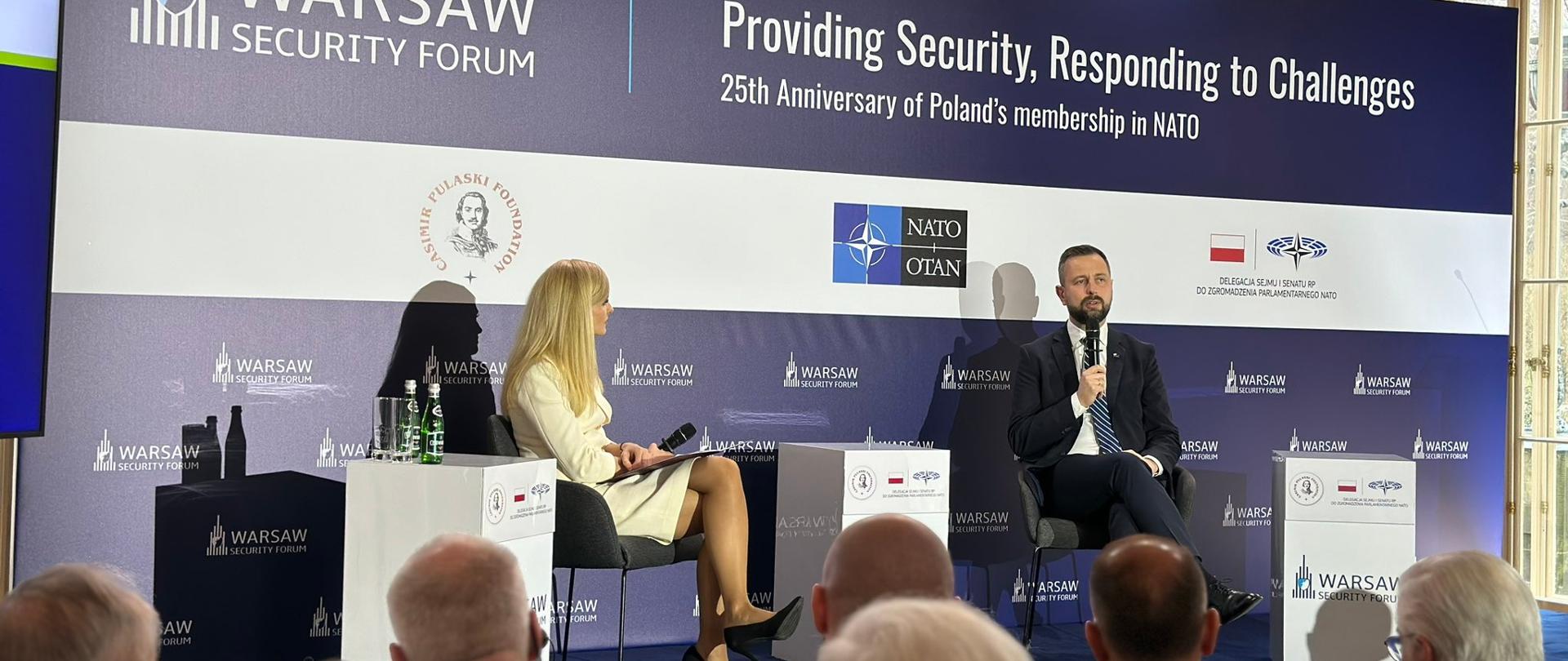 Szef_MON_na_konferencji_Fundacji_Pułaskiego