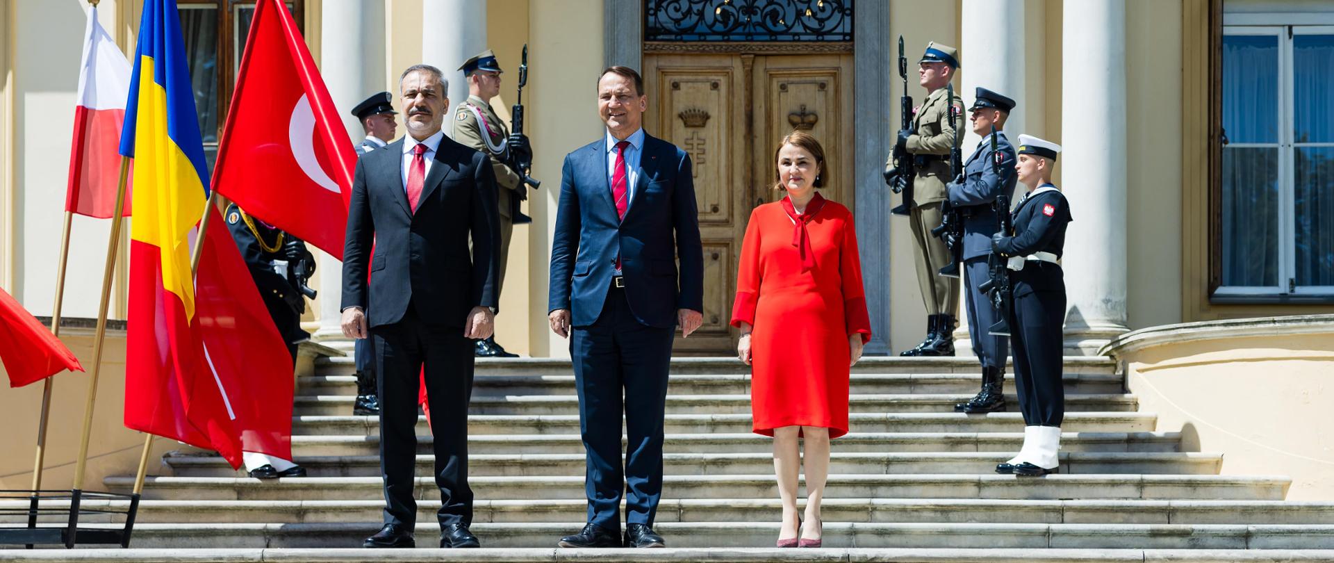 Minister Radoslaw Sikorski met with Minister Luminita Odobescu and Minister Hakan Fidan.