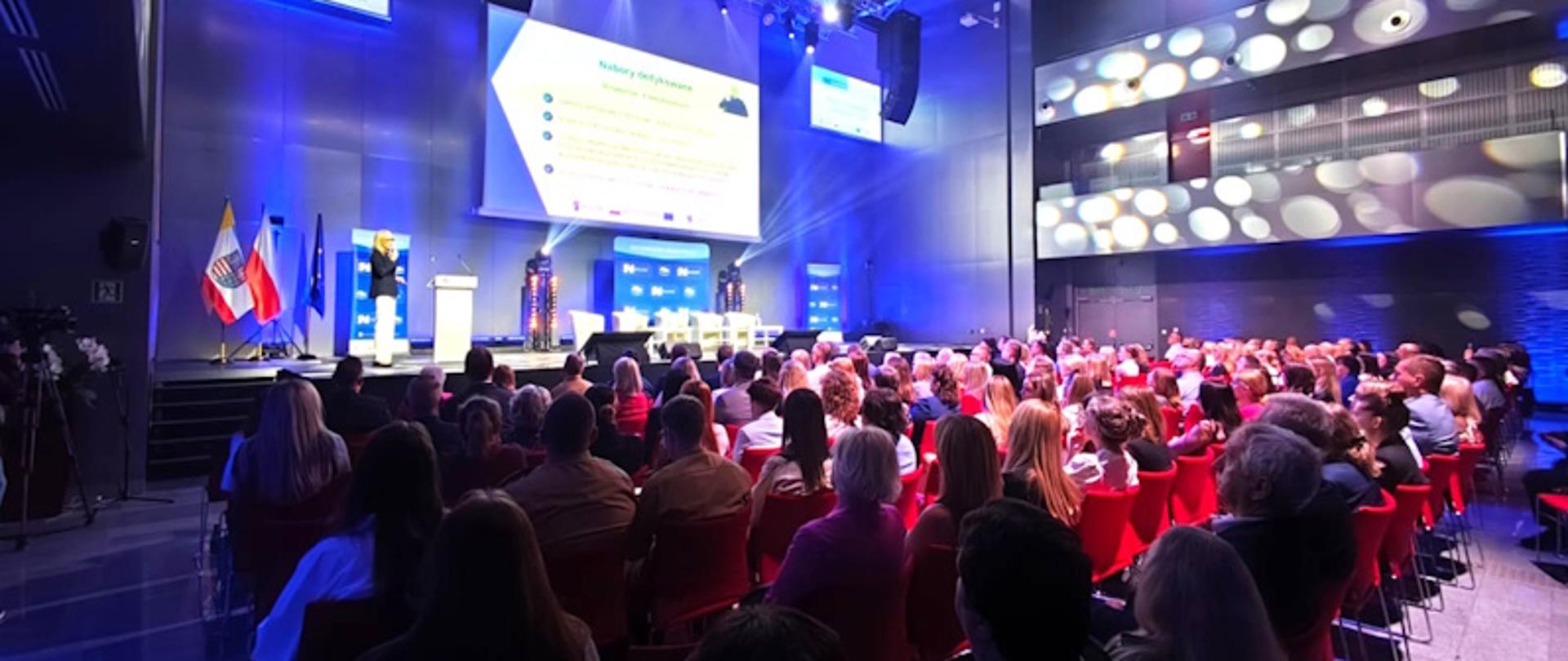 Uczestnicy konferencji „Region przyszłości – kompetencje i rozwój”.