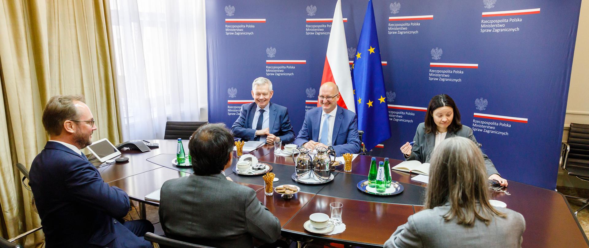 Deputy Foreign Minister Piotr Wawrzyk met with UNHCR representative Marin Din Kajdomcaj