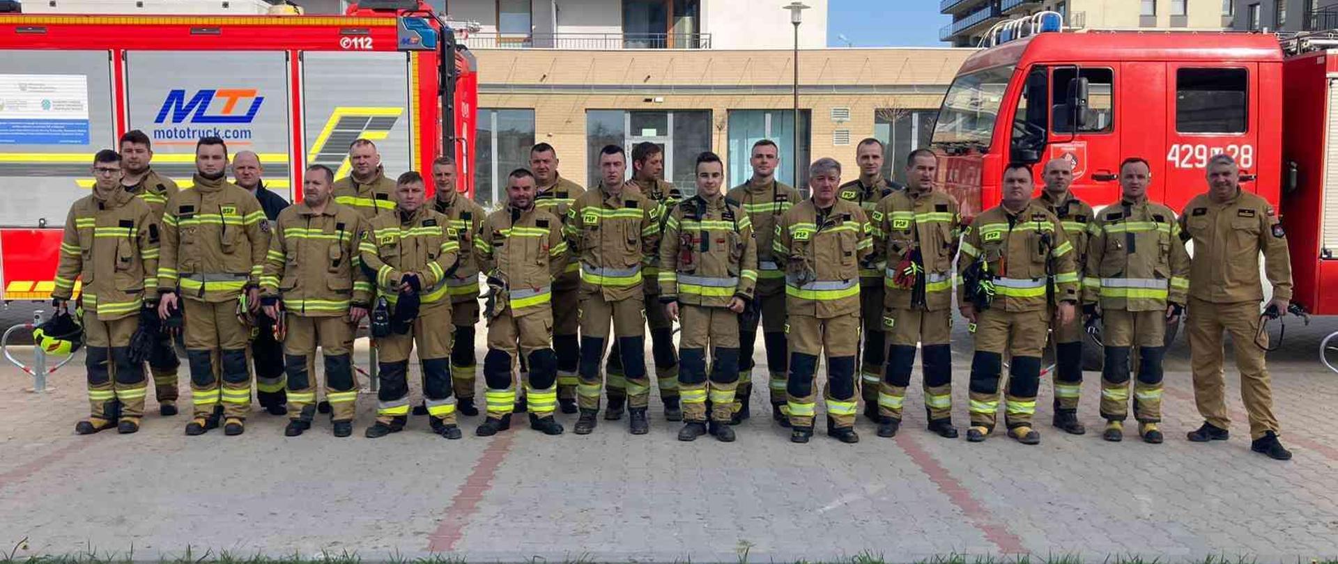 Zdjęcie grupowe strażaków