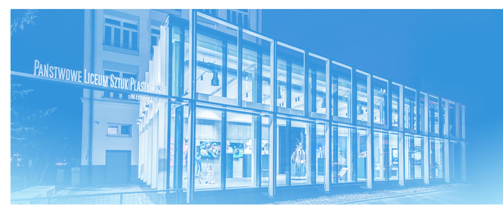 na błekitnym tle zarys budynku szkoły od strony salonu wystawowego