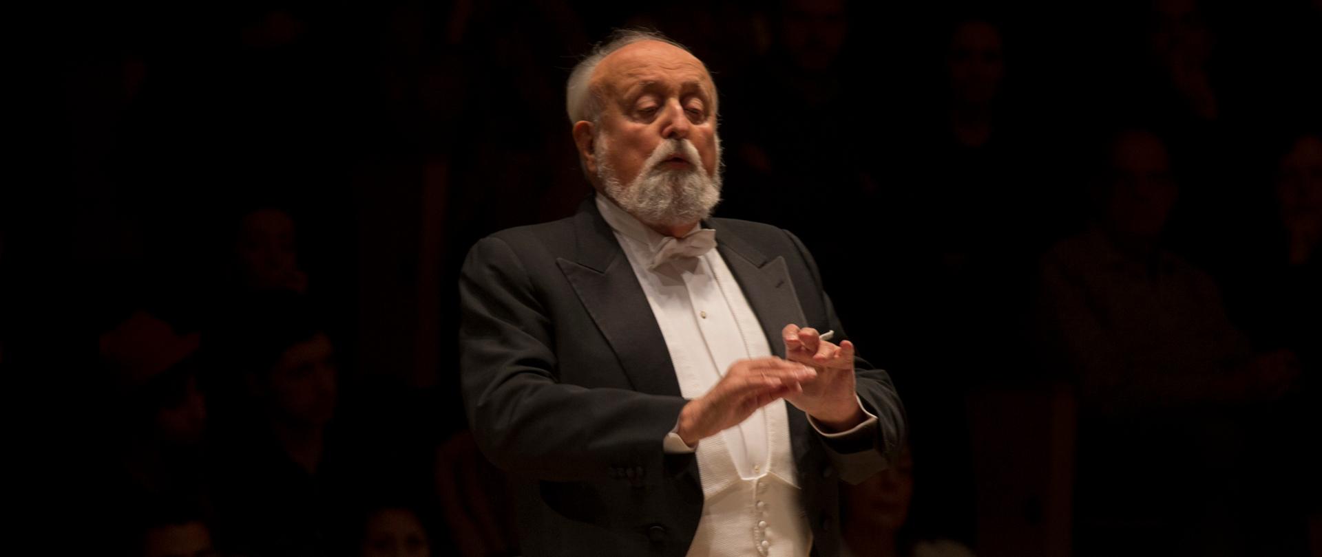 Buenos Aires, 2 de septiembre de 2016 - Krzysztof Penderecki dirigió a la Orquesta Sinfónica Nacional, en la Sala Sinfónica del CCK.
Fotos: Romina Santarelli / Ministerio de Cultura de la Nación.