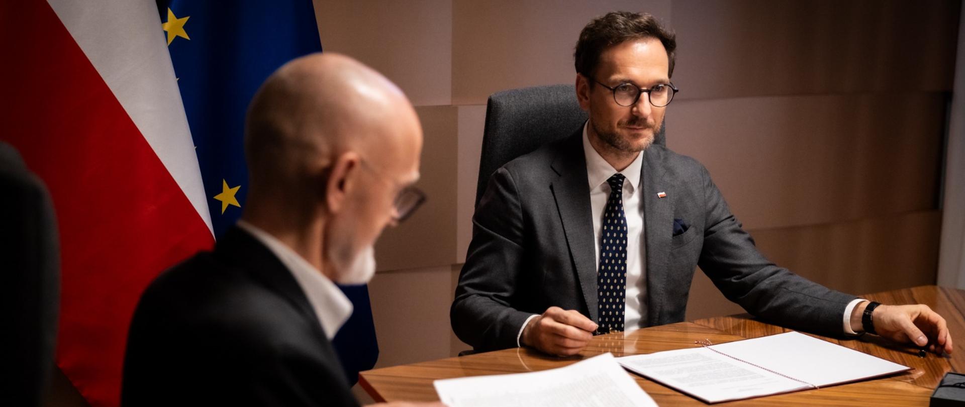 podpisanie przez ministra Waldemara Budę umorzenia długu Instytutu Matki i Dziecka