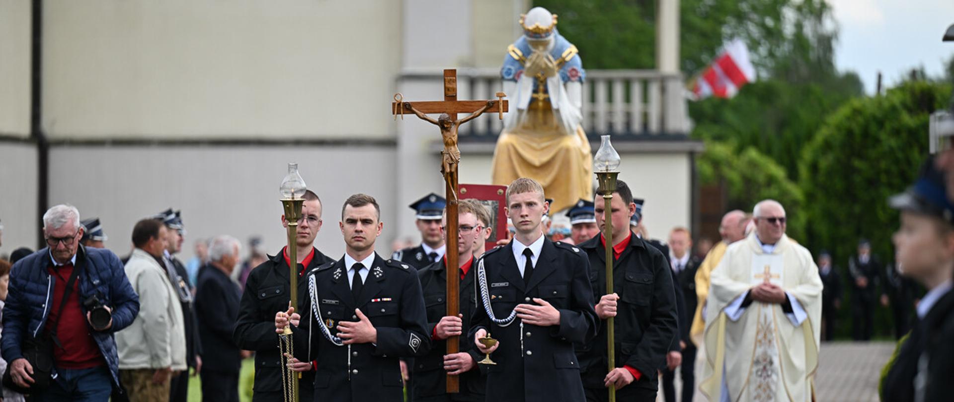 diecezjalna pielgrzymka strażaków do Dębowca