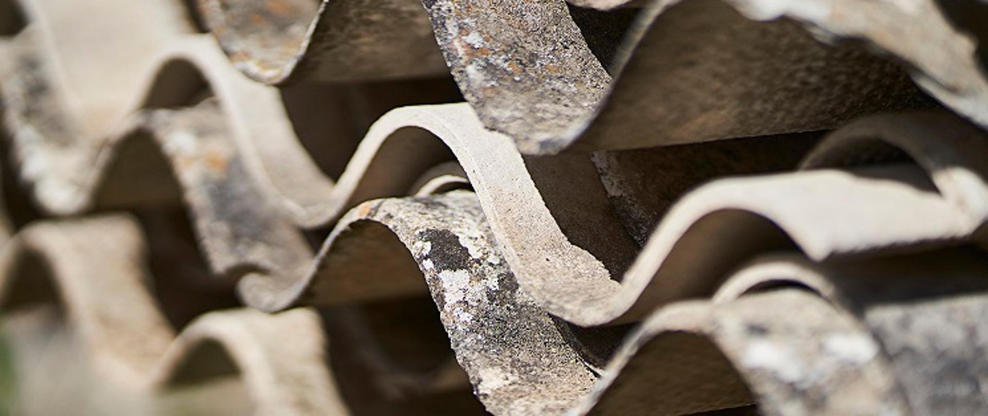 azbest zdjęty z dachu