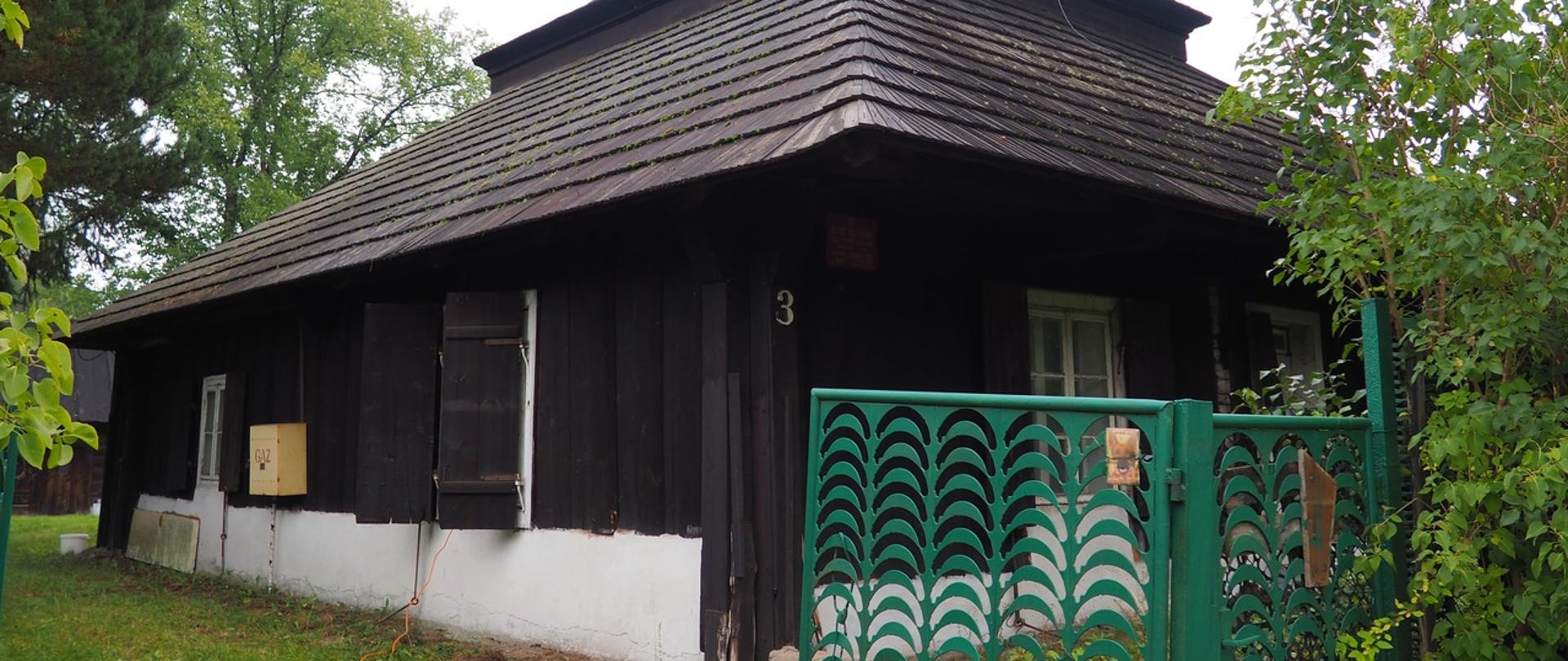 Dworek z Suchedniowa przeniesiony do Muzeum Wsi Kieleckiej fot. Muzeum Wsi Kieleckiej 