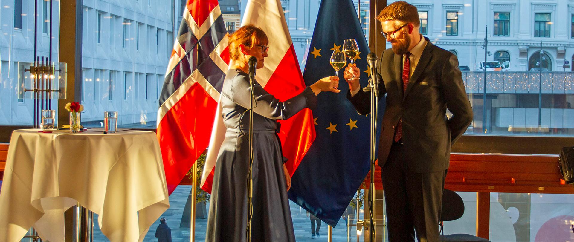 11 listopada - Konserthus, toast