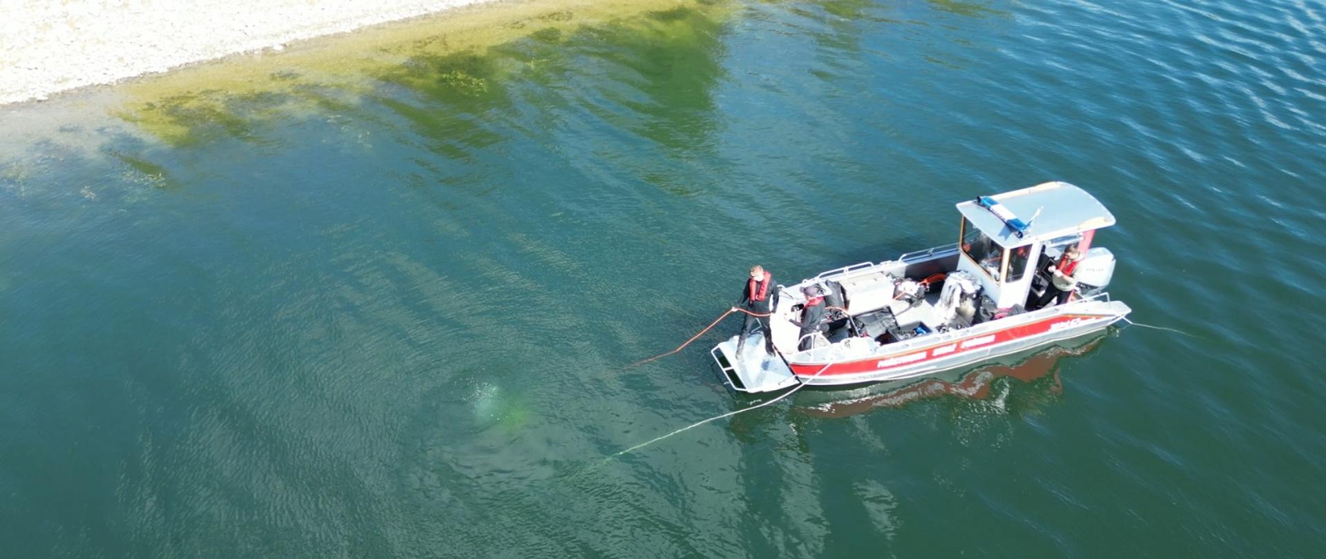 Nurkowie podczas ćwiczeń.