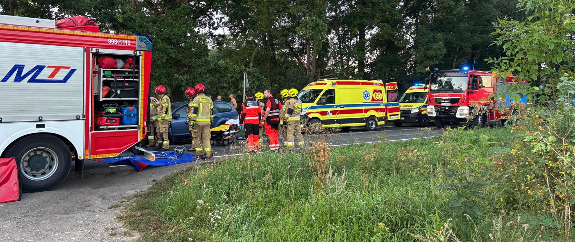 Zderzenie trzech pojazdów na DW 432