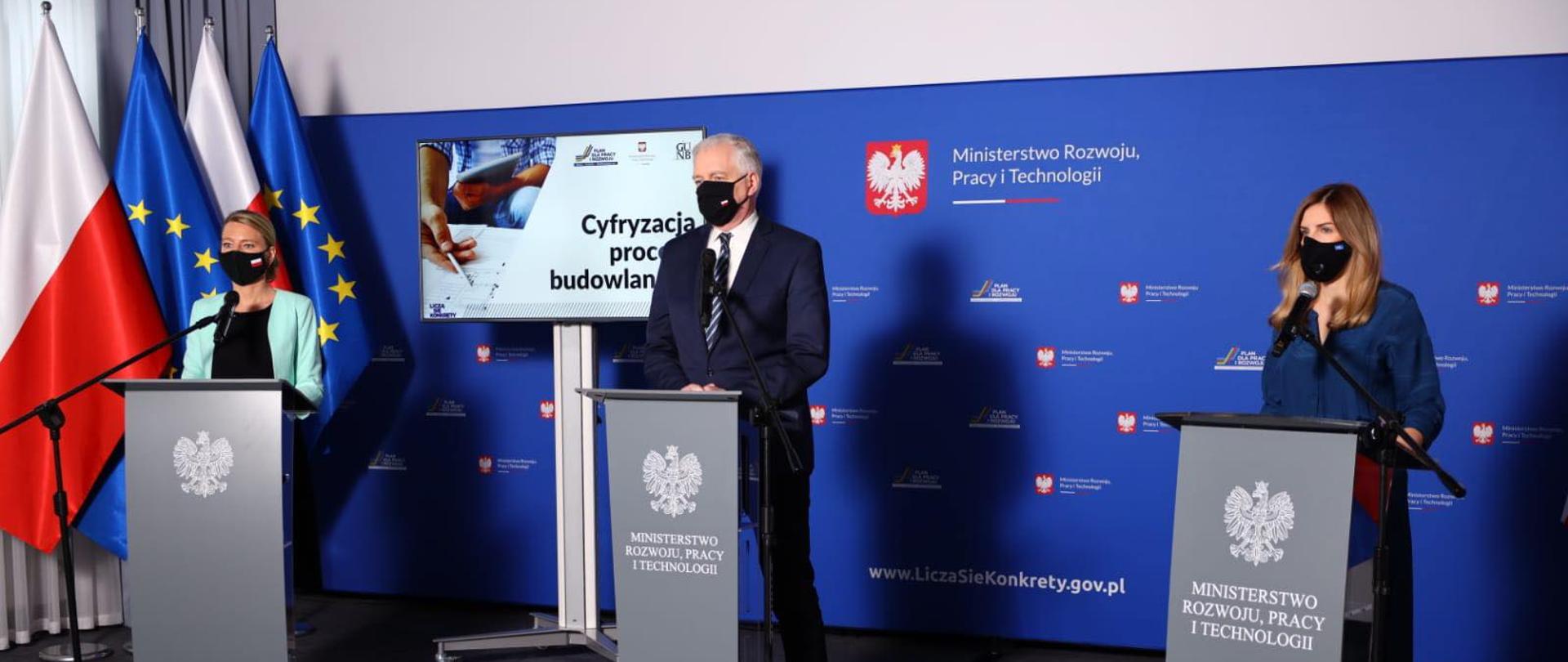 na zdjęciu wicepremier J. Gowin, wiceminister Anna Kornecka i p.o. GINB Dorota Cabańska na konferencji prasowa 1.03.2021. 