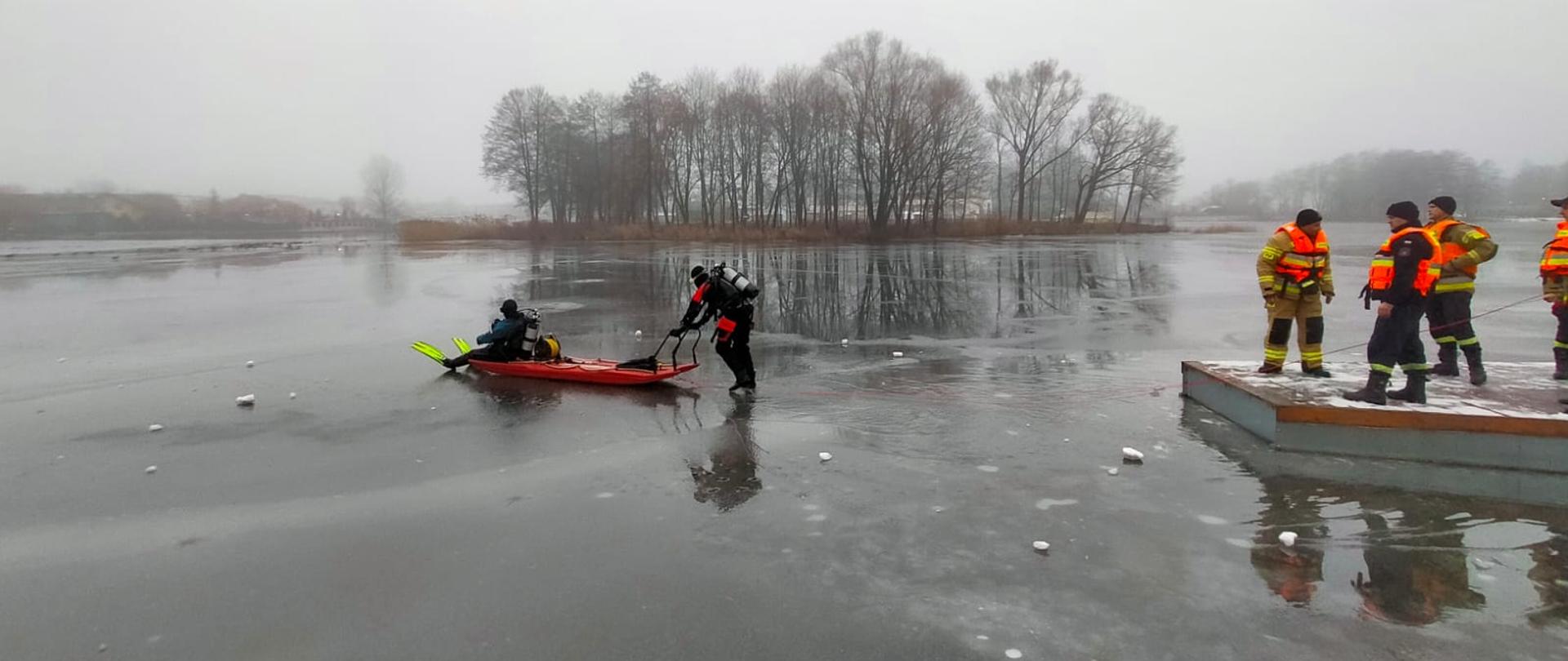 Ćwiczenia z zakresu ratownictwa lodowego 