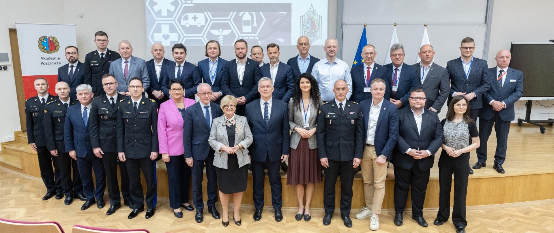 Wojewoda uczestniczył w Wyższym Kursie Ochrony Ludności