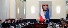 Premierzy Jarosław Kaczyński i Mateusz Morawiecki podczas posiedzenia Rady Ministrów.