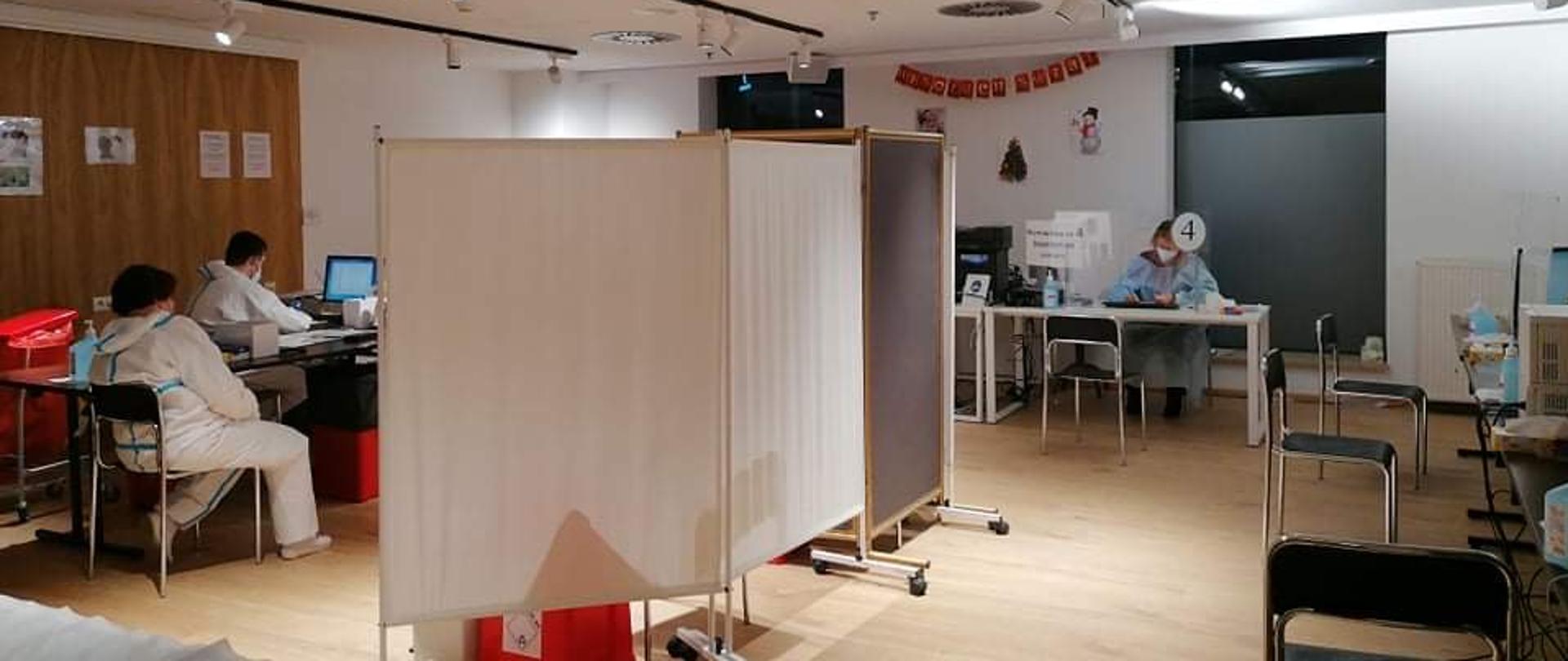 Mobilne_Punkty_Pobrań_na_terenie_Lotniska_Chopina_w_Warszawie_w_okresie_świątecznym_1