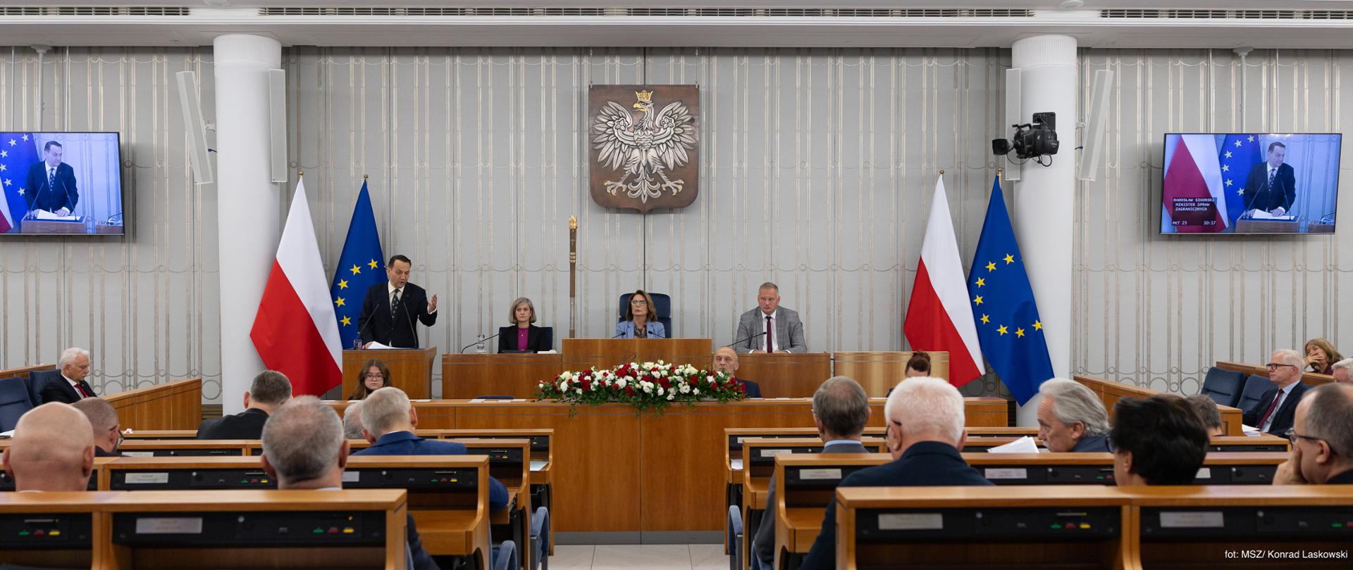 Deputy PM Radosław Sikorski in Polish Senate on policy towards Polish community
