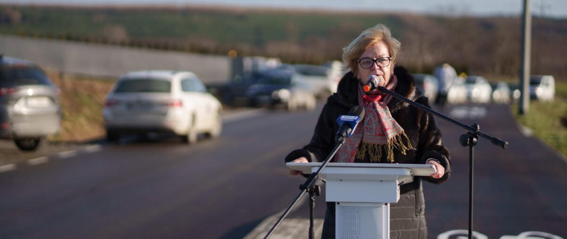 Wojewoda podkarpacki Teresa Kubas-Hul przemawia podczas uroczystości