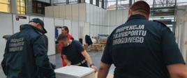 Inspektorzy ITD pomagają w przygotowaniu miejsc dla uchodźców z Ukrainy.