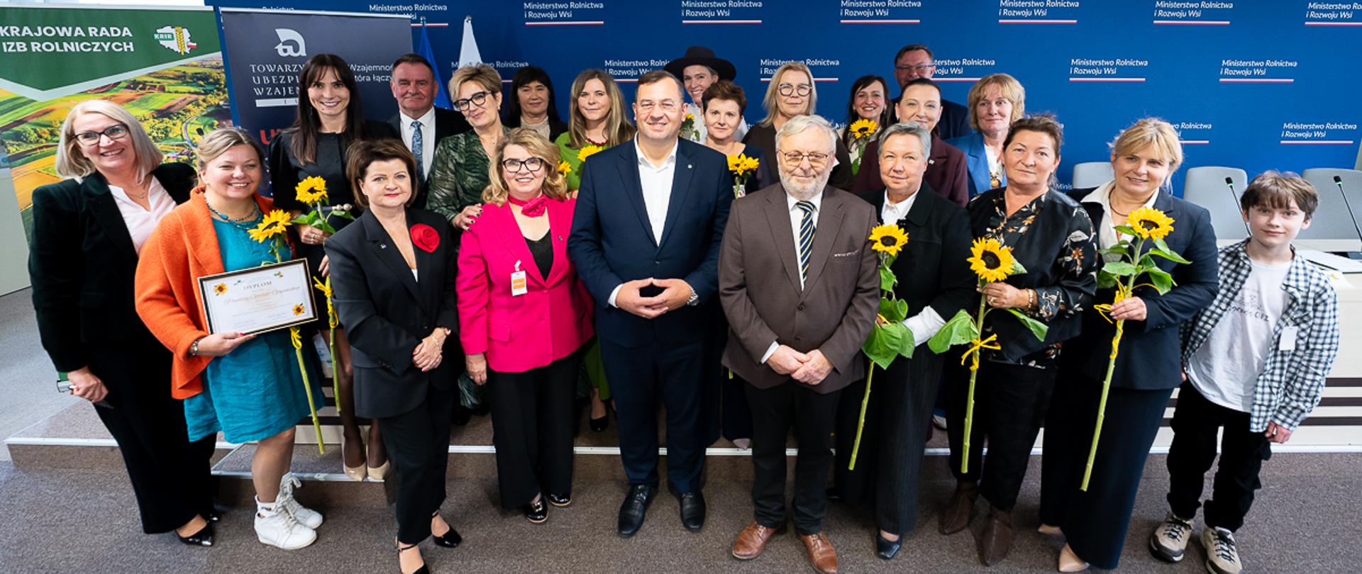 Wspólne zdjęcie nagrodzonych (fot. MRiRW)