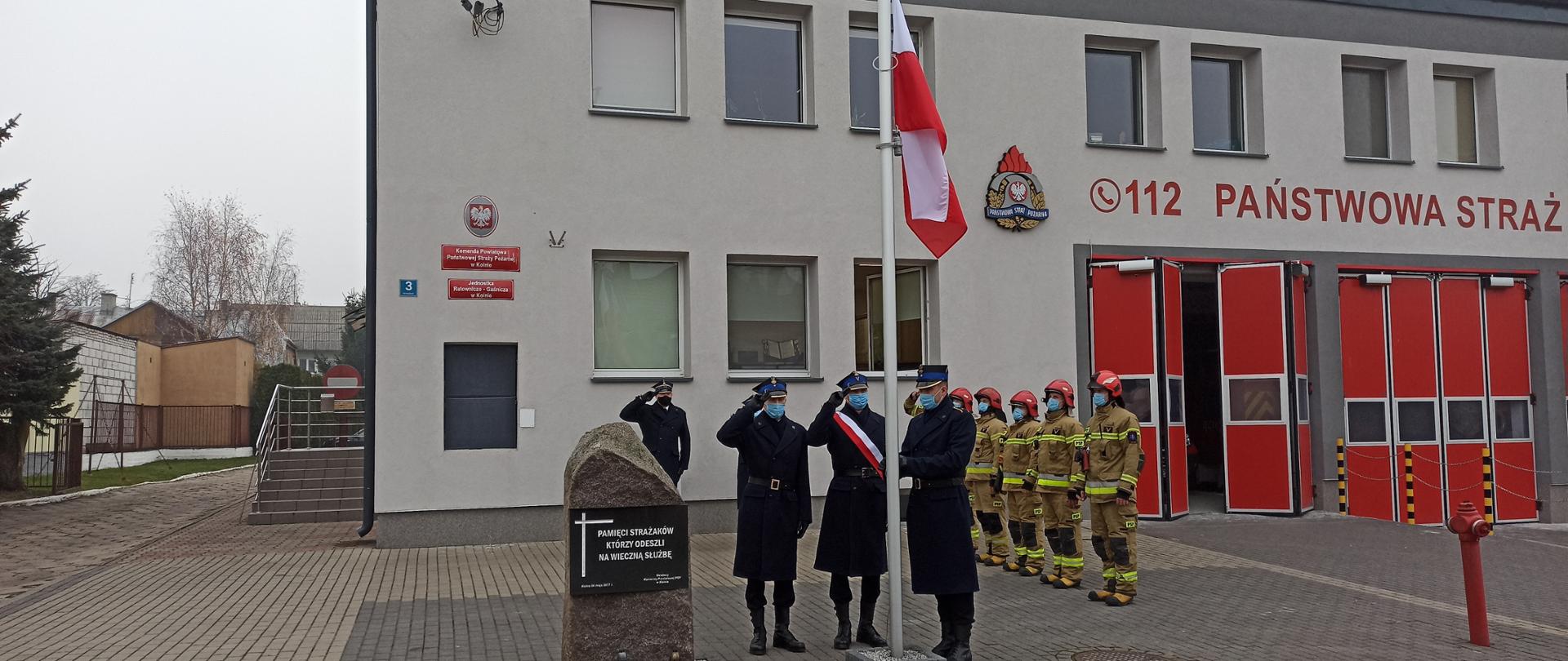 Uroczyste podniesienie flagi 11 Listopada