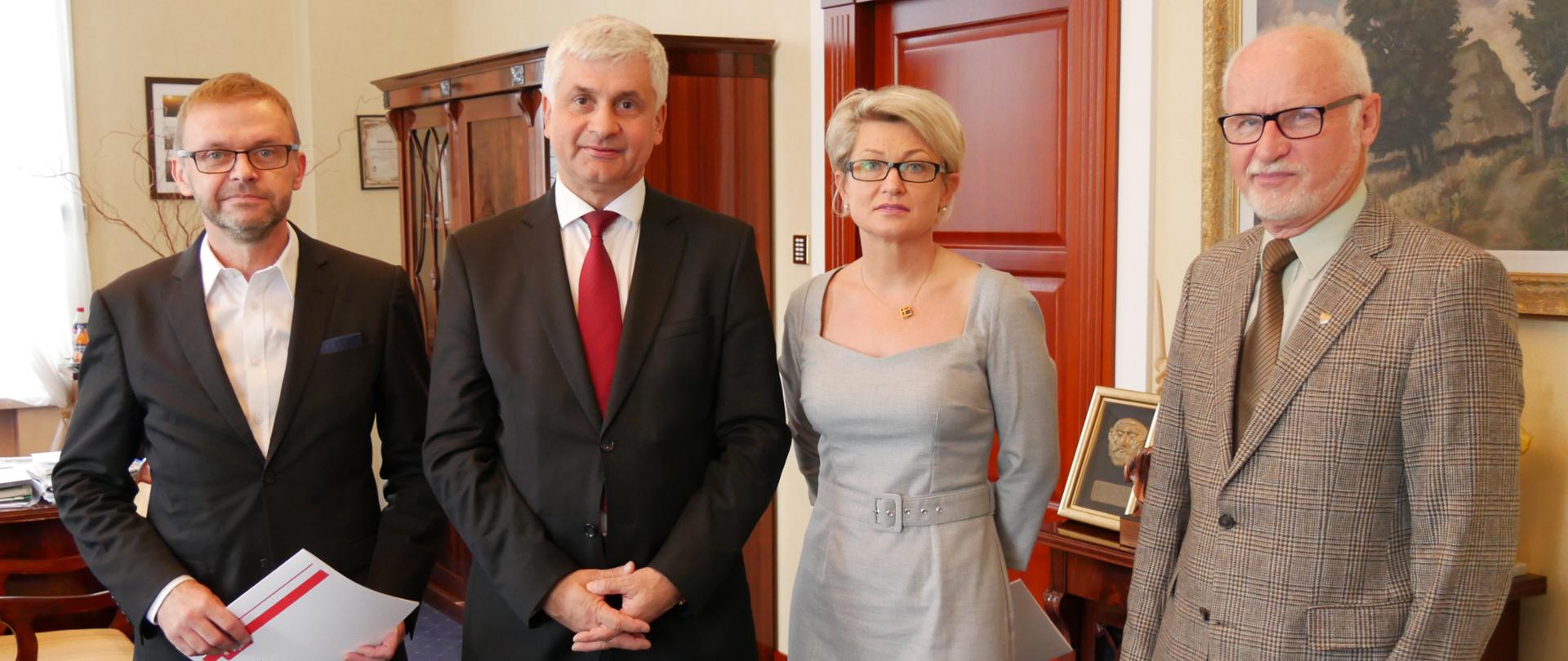 Powołanie konsultantów wojewódzkich w dziedzinach pielęgniarstwa ginekologicznego i położniczego oraz urologii