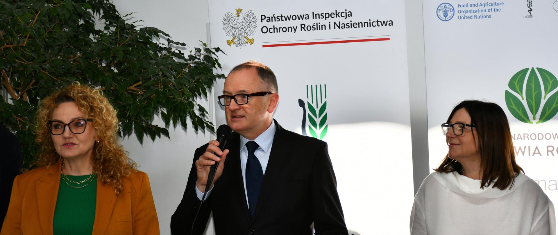 uroczyste powitanie gości przez Wojewódzkiego Inspektora Ochrony Roślin i Nasiennictwa – pana Piotra 