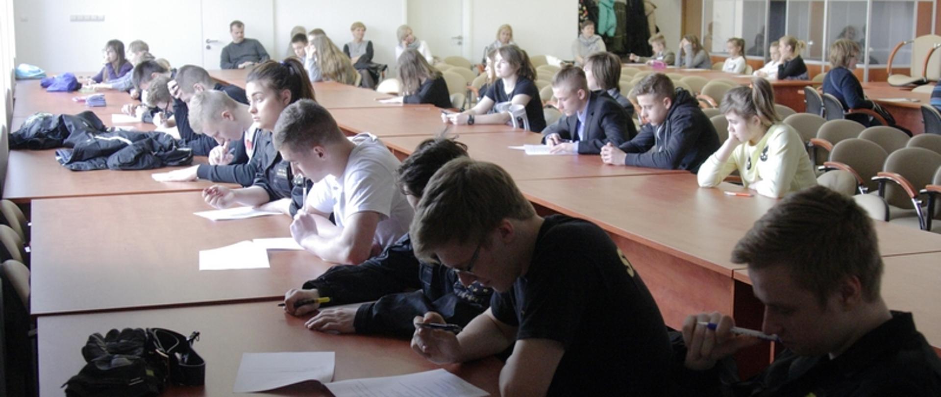 Zdjęcie przedstawia eliminacje powiatowe Ogólnopolskiego Turnieju Wiedzy Pożarniczej