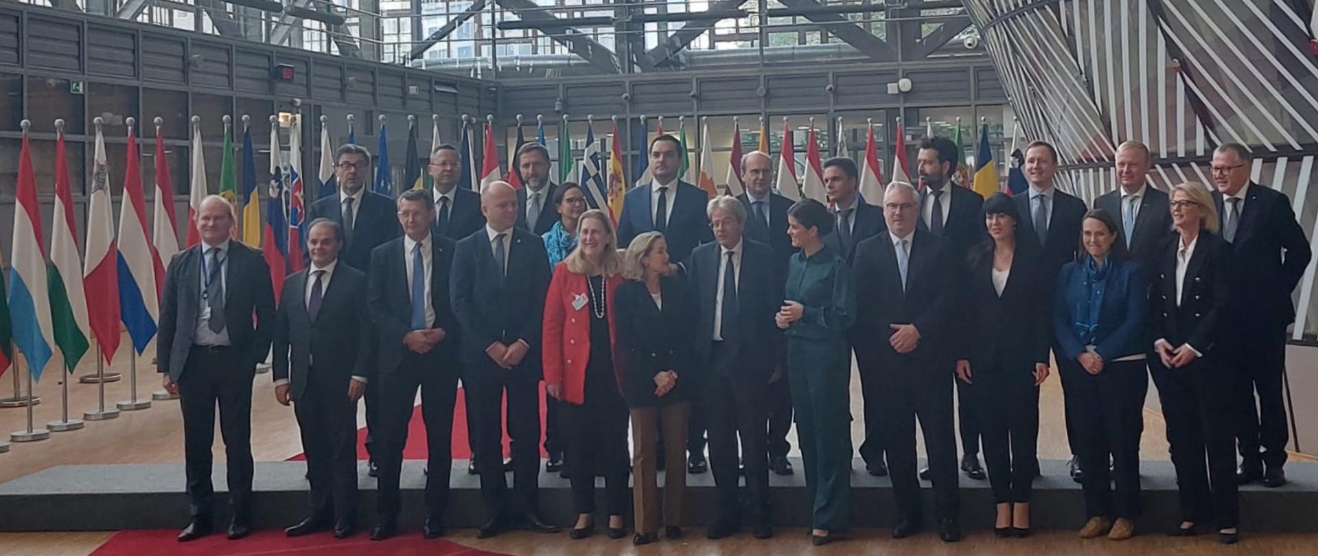 Uczestnicy Rady ECOFIN w tym minister finansów Magdalena Rzeczkowska