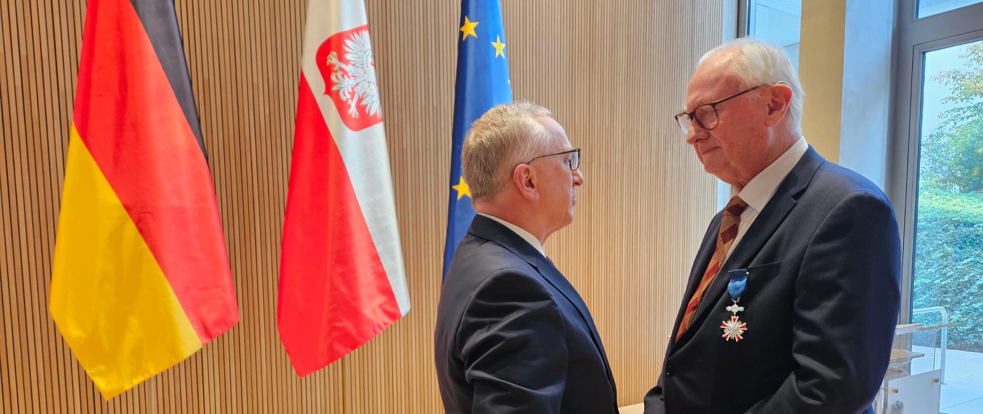 Florian Mausbach mit dem Ritterkreuz des Verdienstordens der Republik Polen geehrt