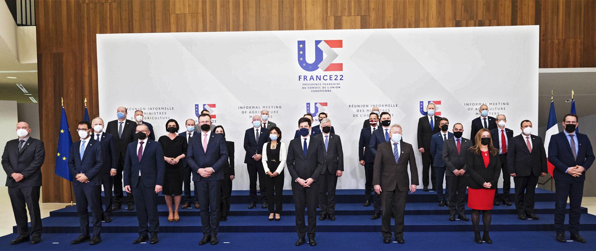 A joint photo of participants at the informal Council of EU Agriculture Ministers in Strasbourg