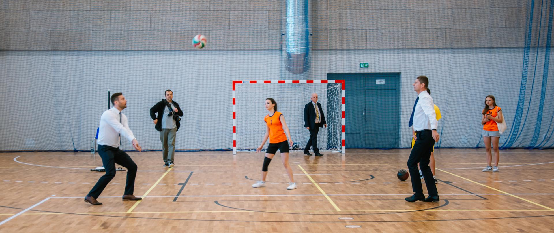 Otwarcie hali sportowej w Czarnej Białostockiej