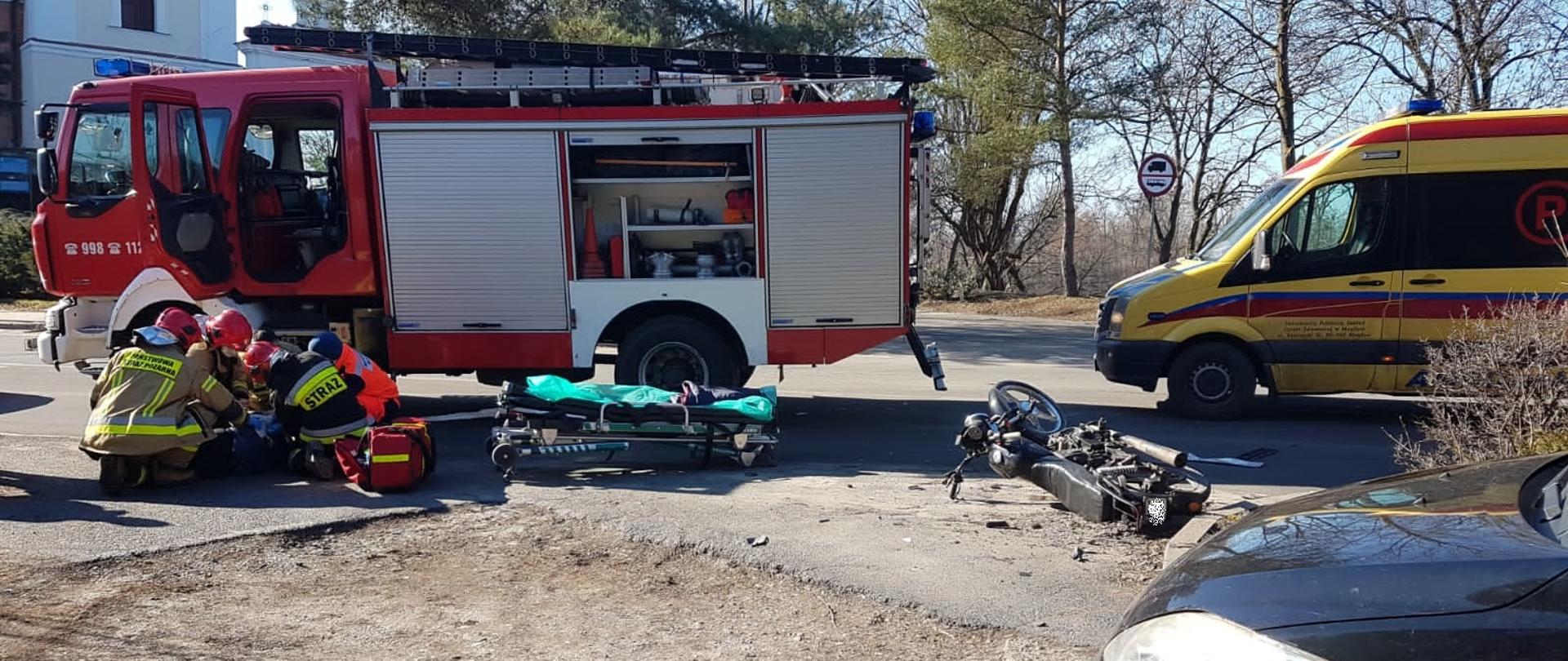 Potrącenie motorowerzysty przez samochód osobowy w Mogilnie