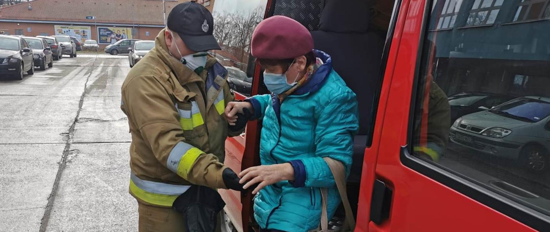 dowóz do punktu szczezpień