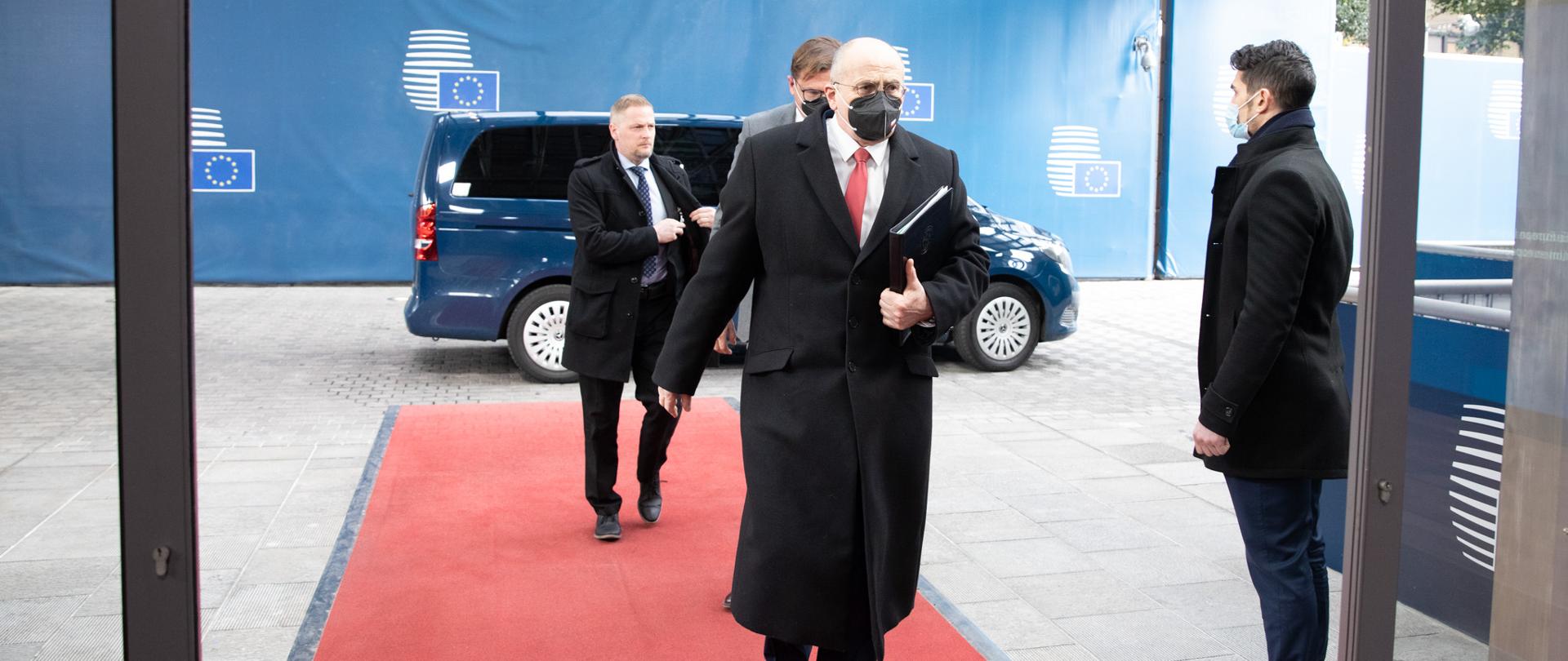 Minister Zbigniew Rau przybył na spotkanie FAC