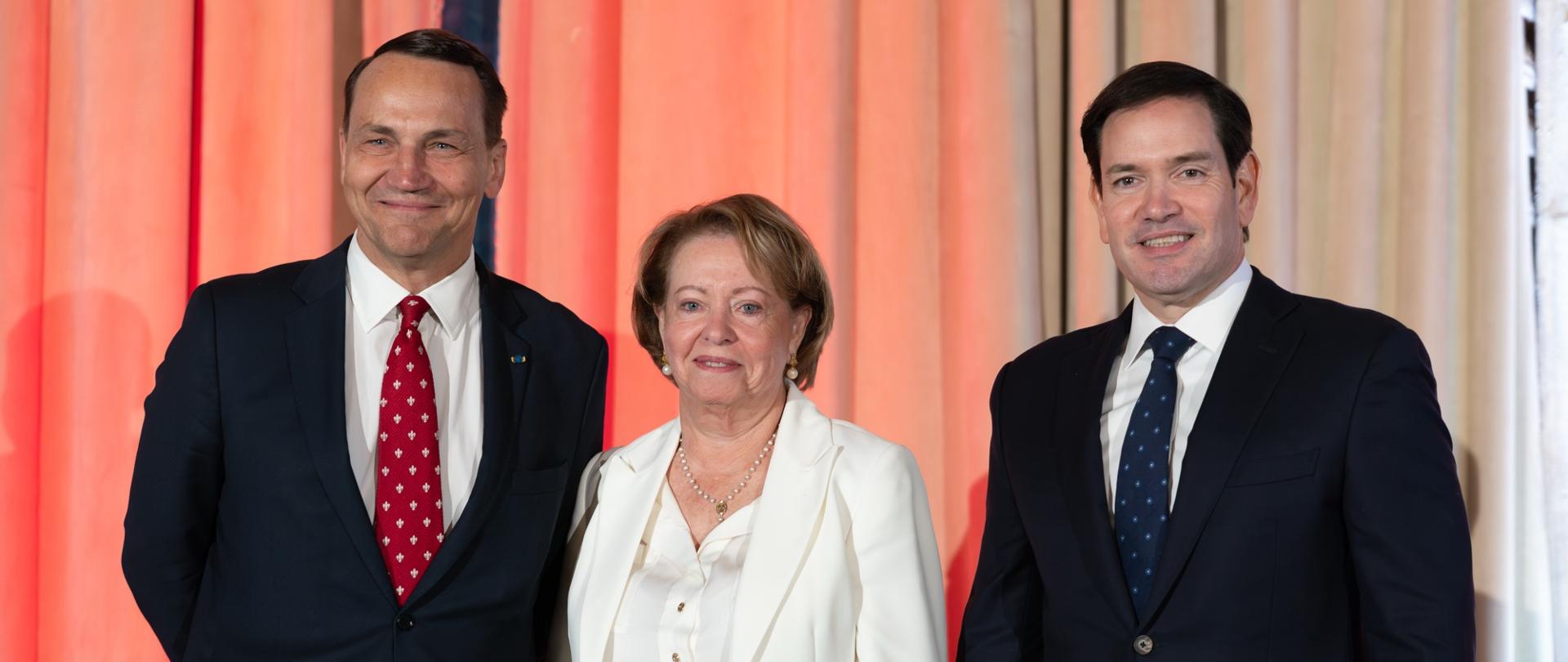 Deputy Prime Minister Radosław Sikorski presented the Lech Wałęsa Solidarity Prize in Miami. 