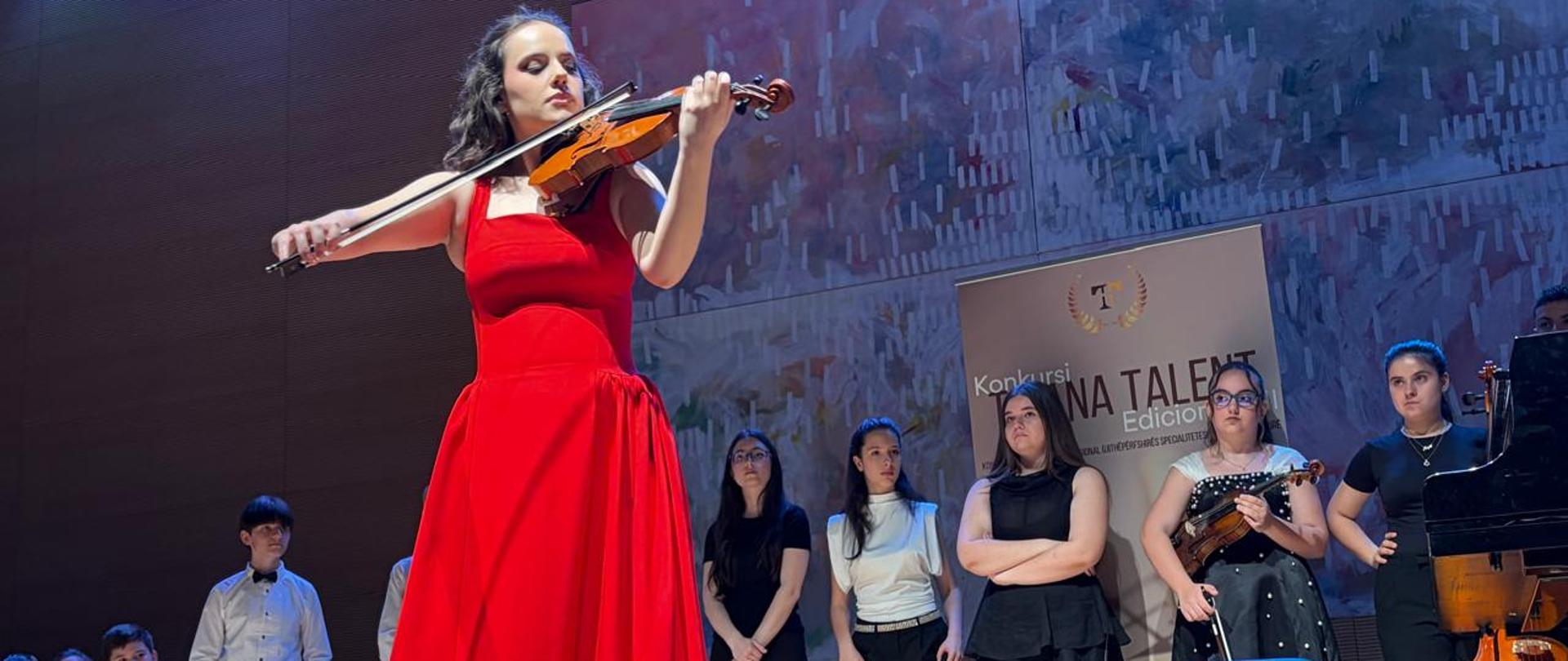The winner of the "Grand Prix" was violinist Elena Lamnica.